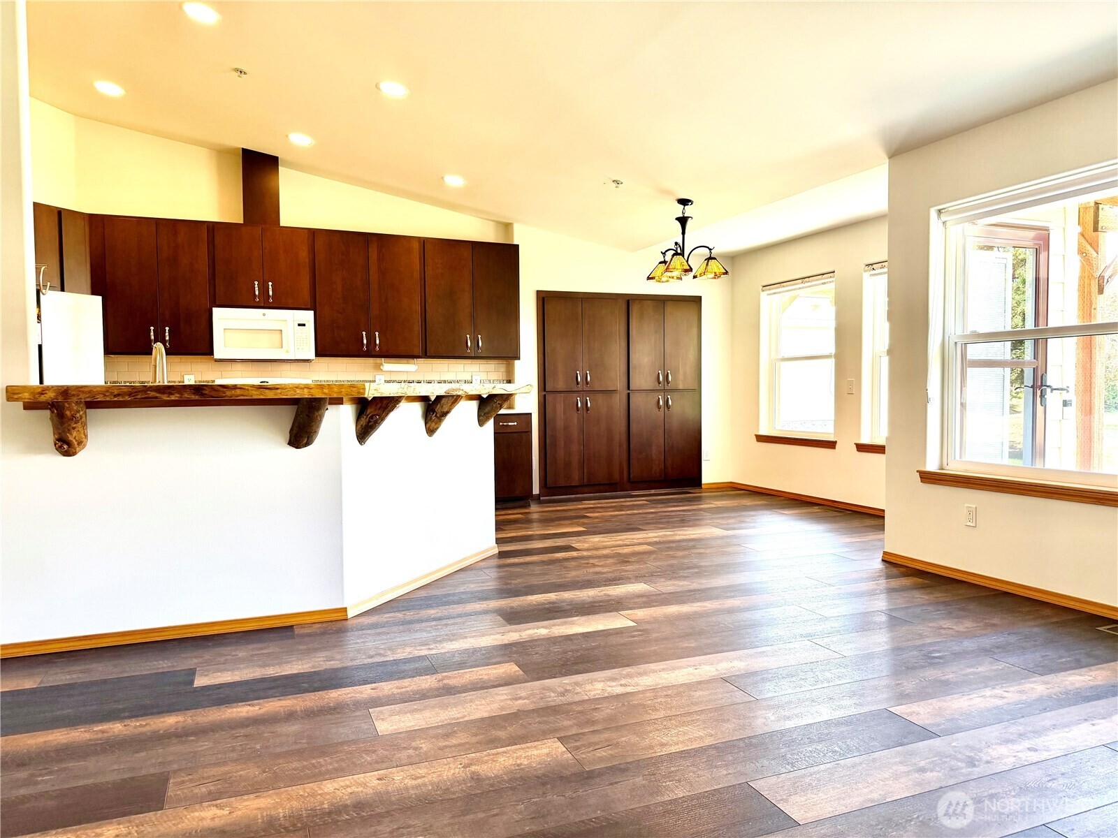 91 Fieldstone Court Property Photo 9