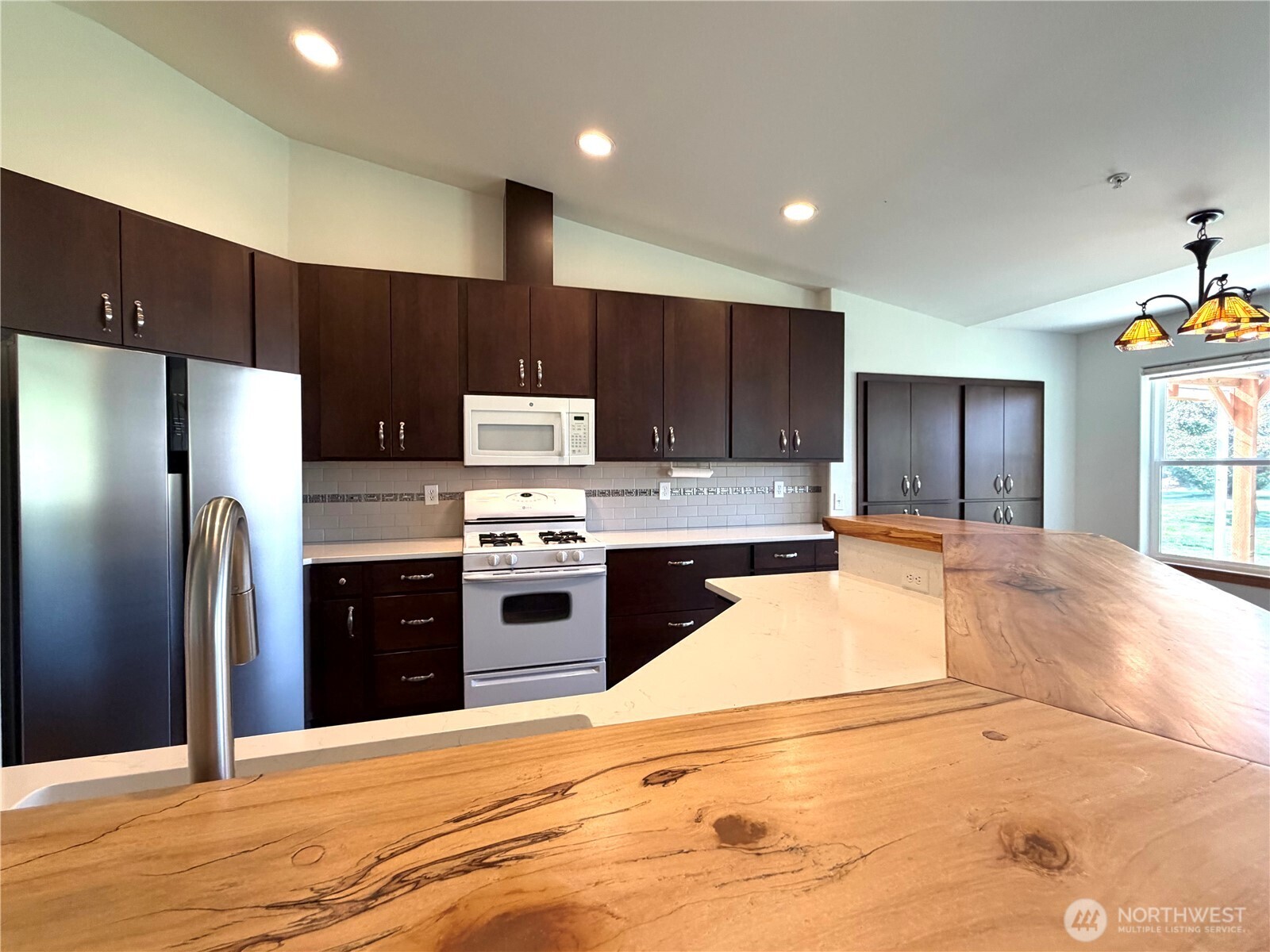 91 Fieldstone Court Property Photo 15