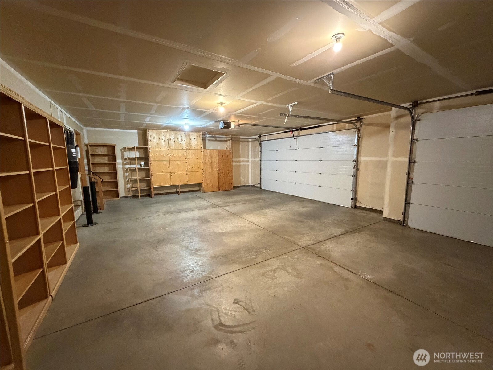 91 Fieldstone Court Property Photo 27