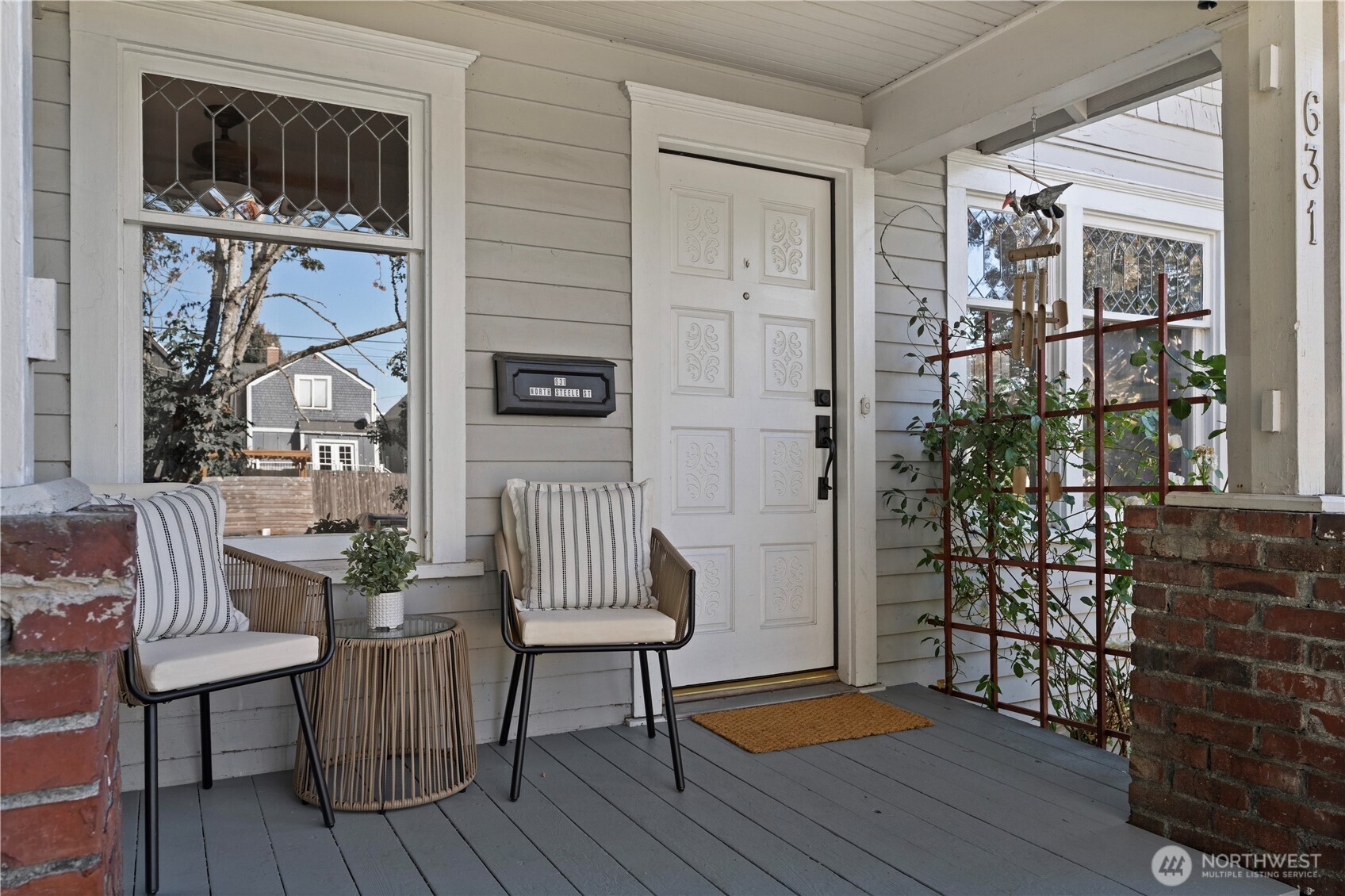 631 N Steele Street Property Photo 4