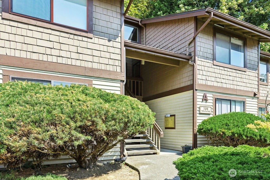 705 143rd Avenue A2 Property Photo 2