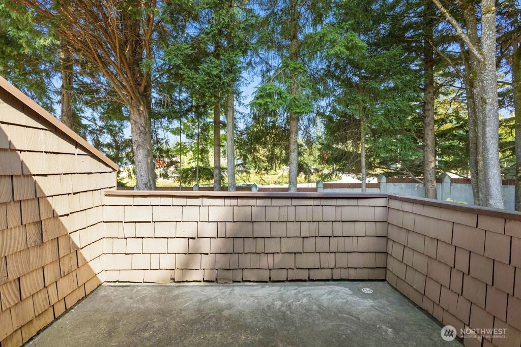 705 143rd Avenue A2 Property Photo 25