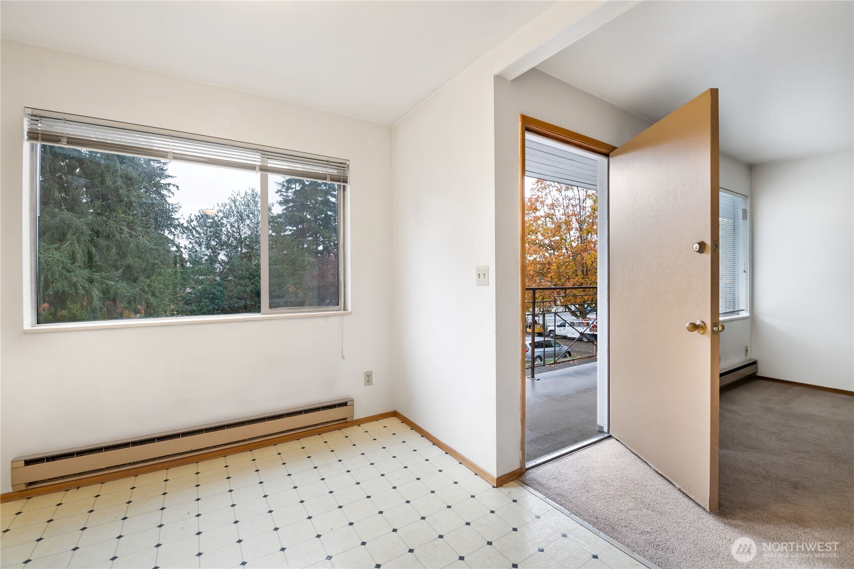 14520 Phinney Avenue Property Photo 6
