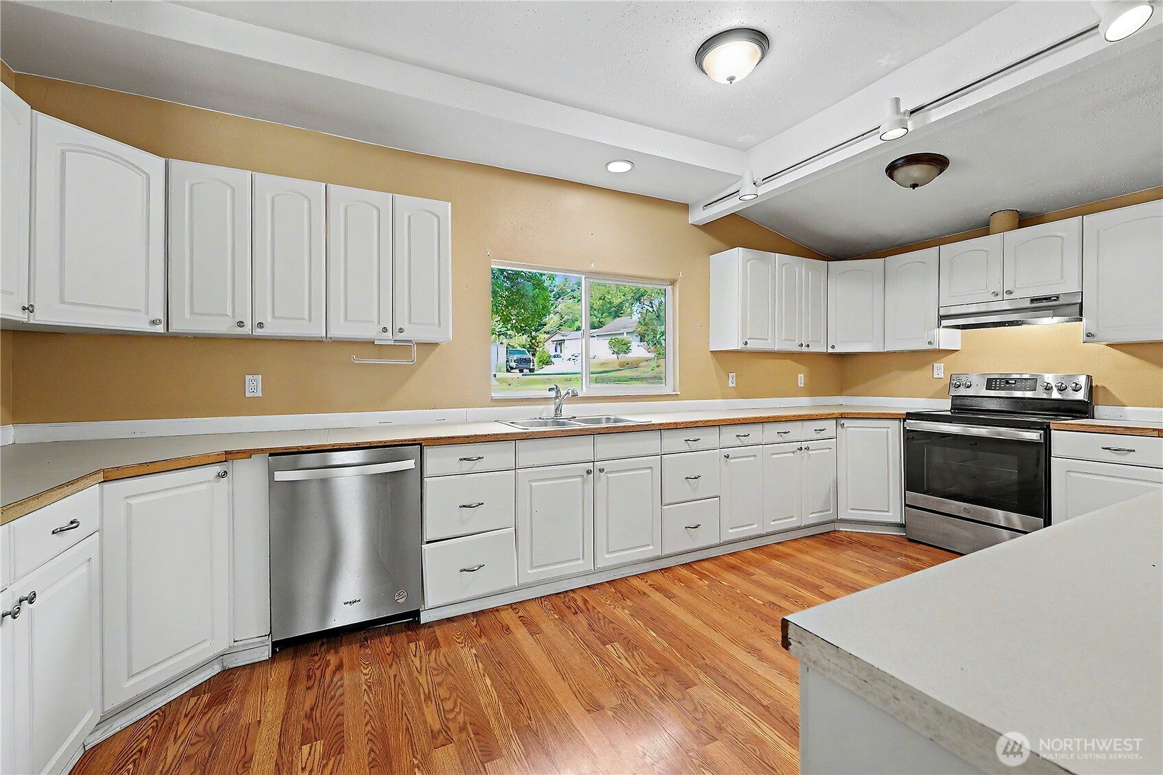 25010 Morgan Street Property Photo 10