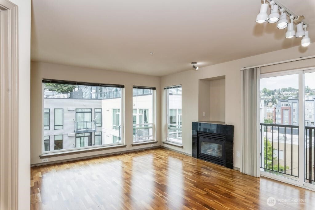 323 Queen Anne Avenue 616 Property Photo 2