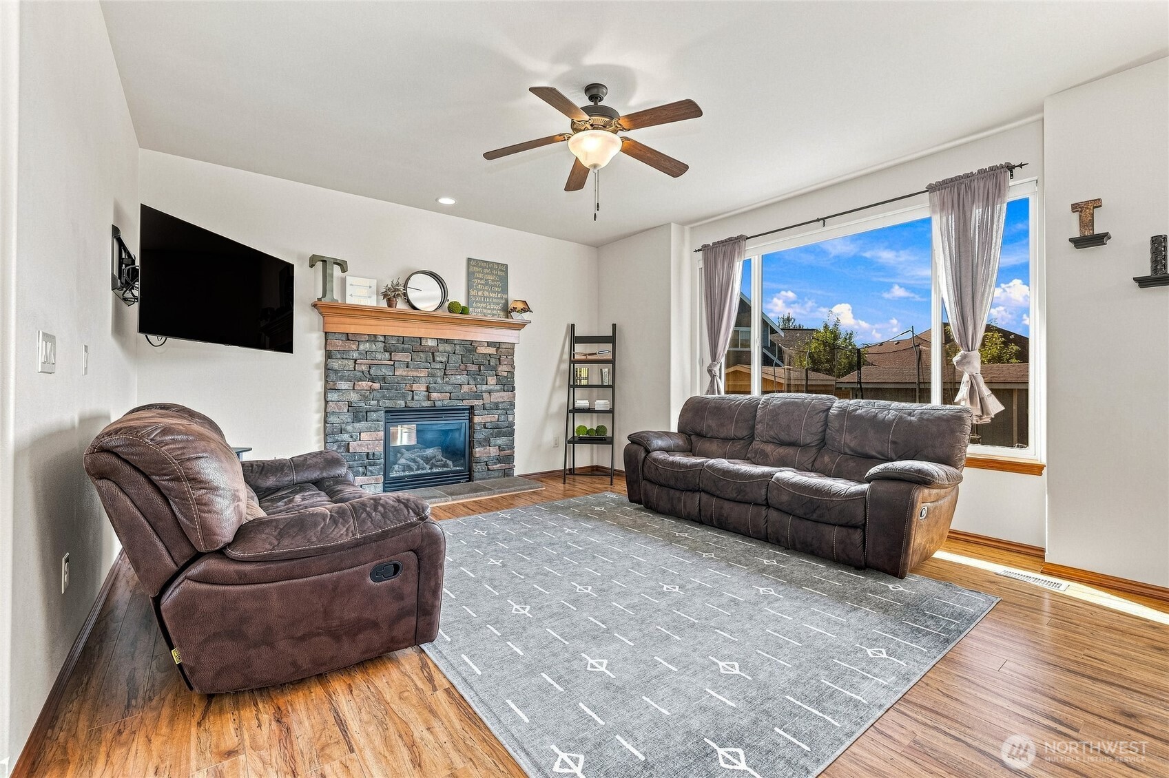 2465 Cirrus Lane Property Photo 4
