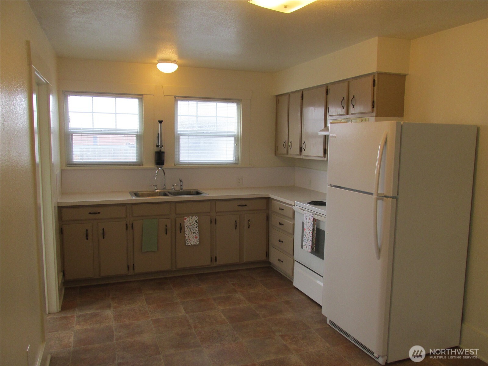 110 E Hazel Avenue Property Photo 5