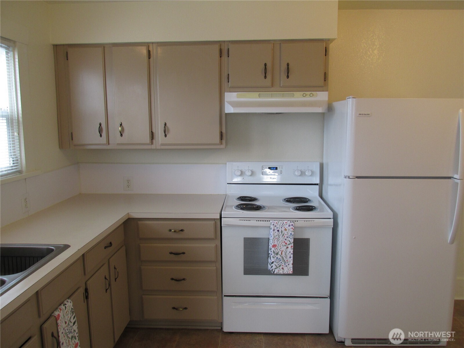 110 E Hazel Avenue Property Photo 6