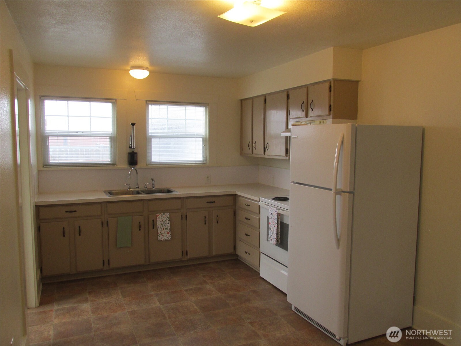 110 E Hazel Avenue Property Photo 7