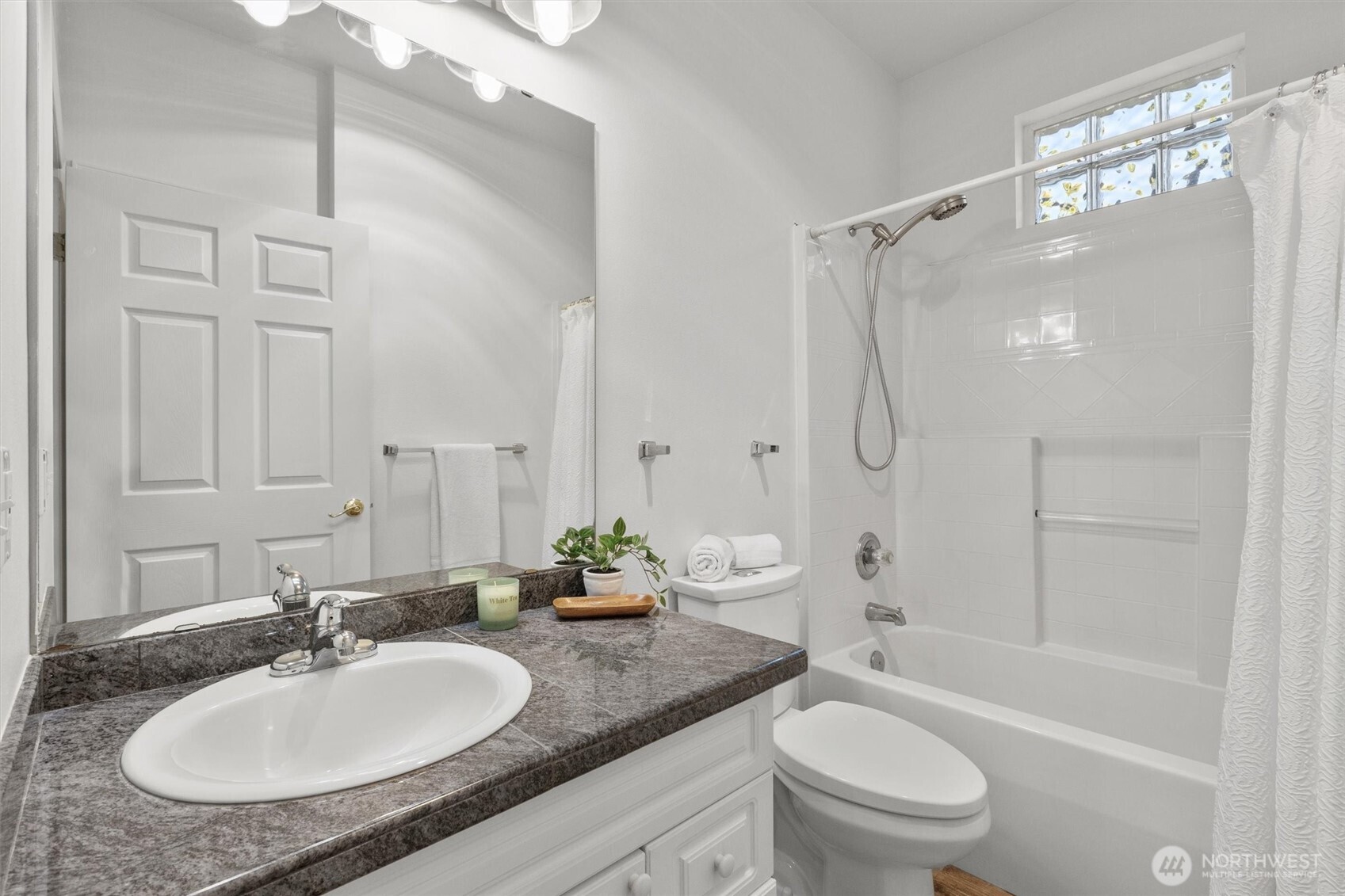 10025 9th Avenue E102 Property Photo 16