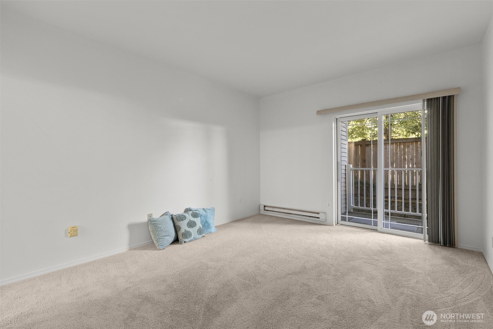 10025 9th Avenue E102 Property Photo 17