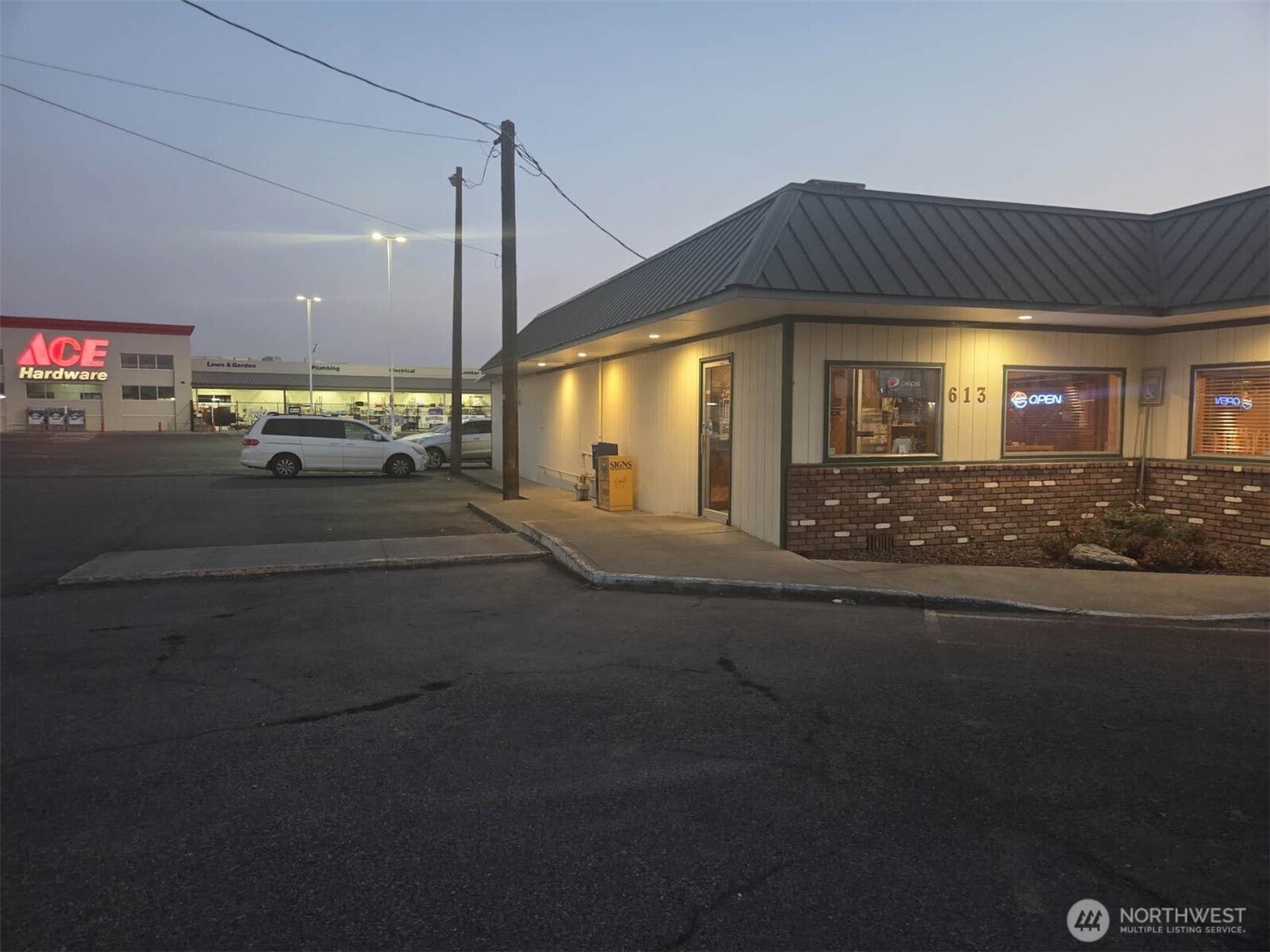 613 Yakima Valley Highway Property Photo 17