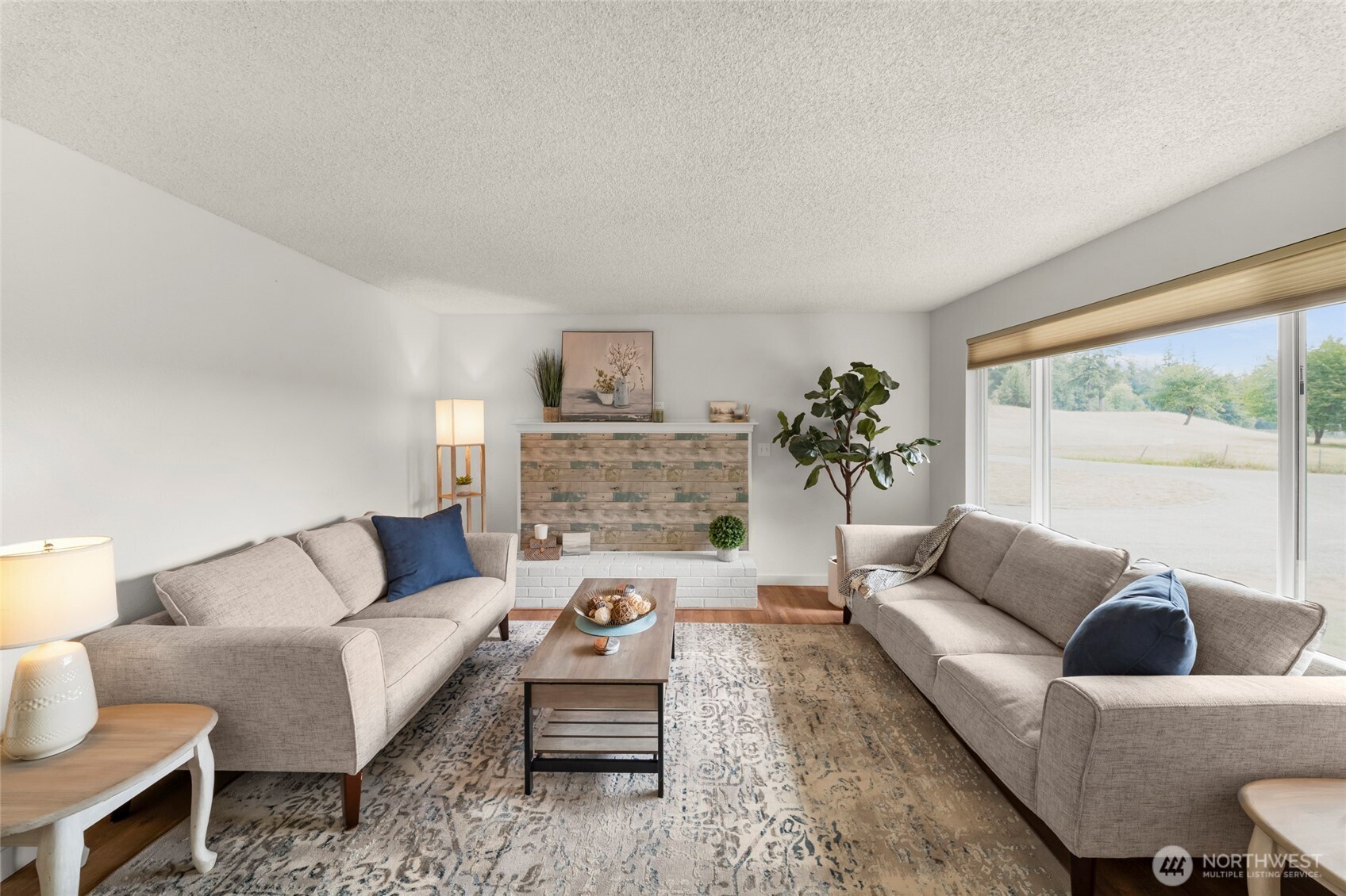 15807 Lawrence Place Property Photo 6