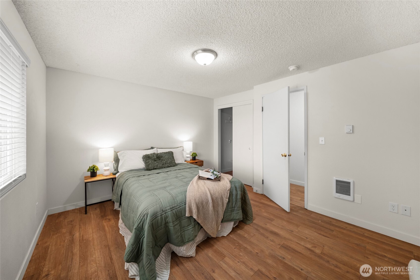 15807 Lawrence Place Property Photo 14