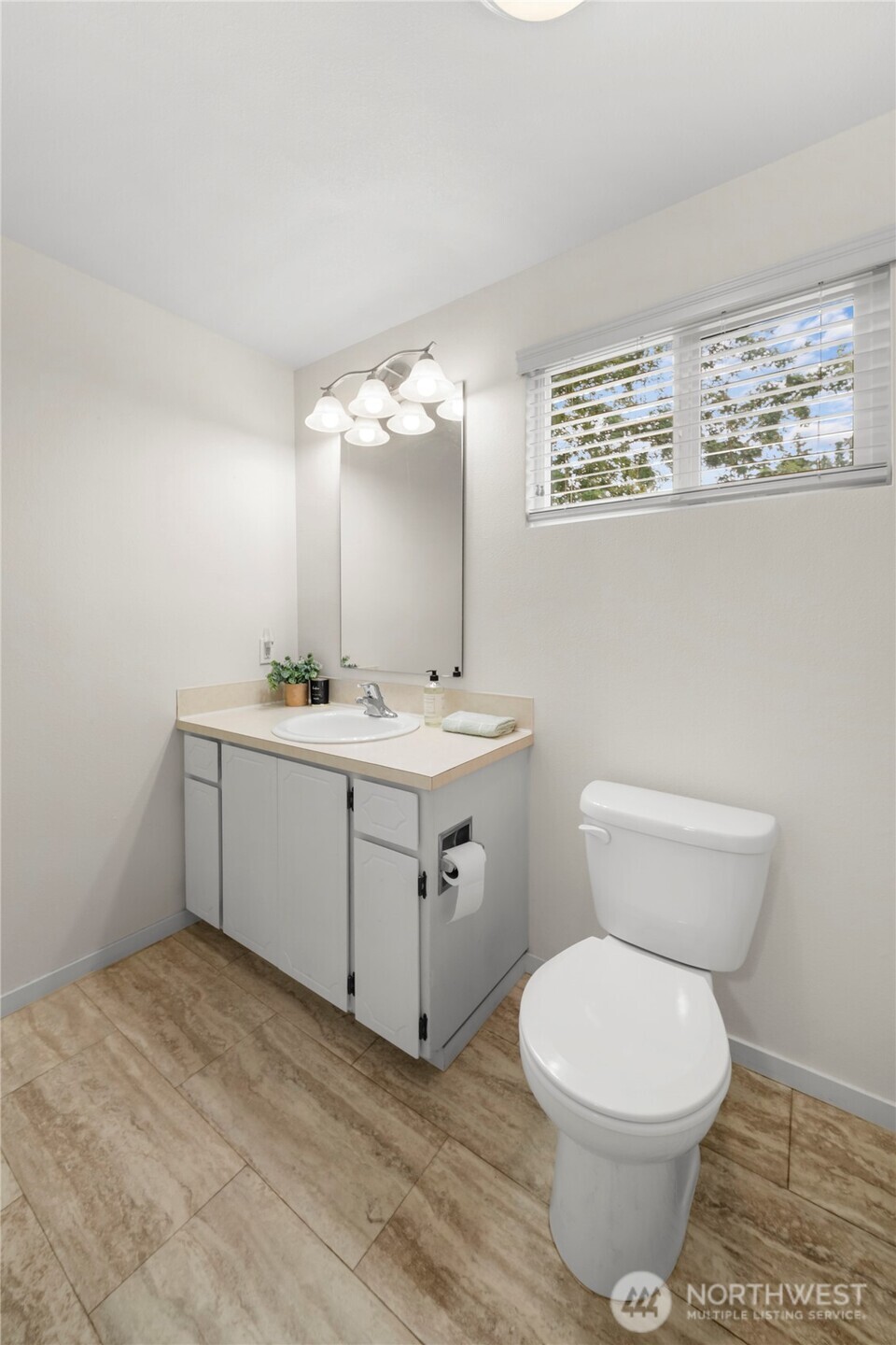 15807 Lawrence Place Property Photo 15