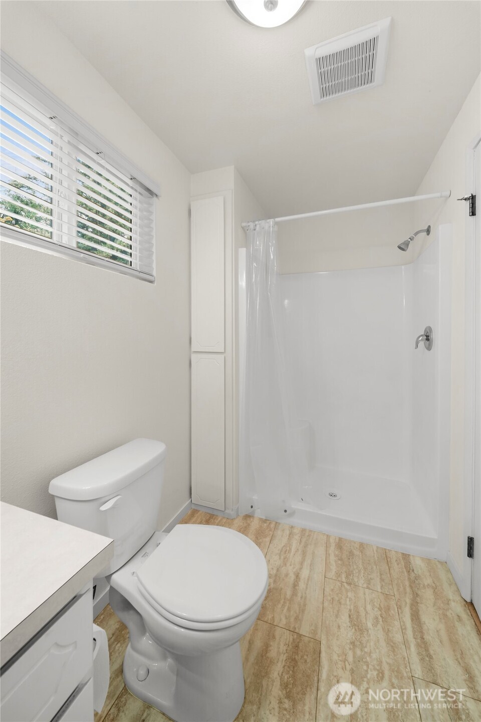 15807 Lawrence Place Property Photo 16