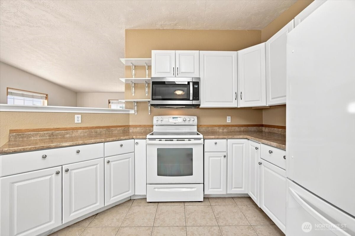 312 S Columbia Center Blvd 106 Property Photo 5