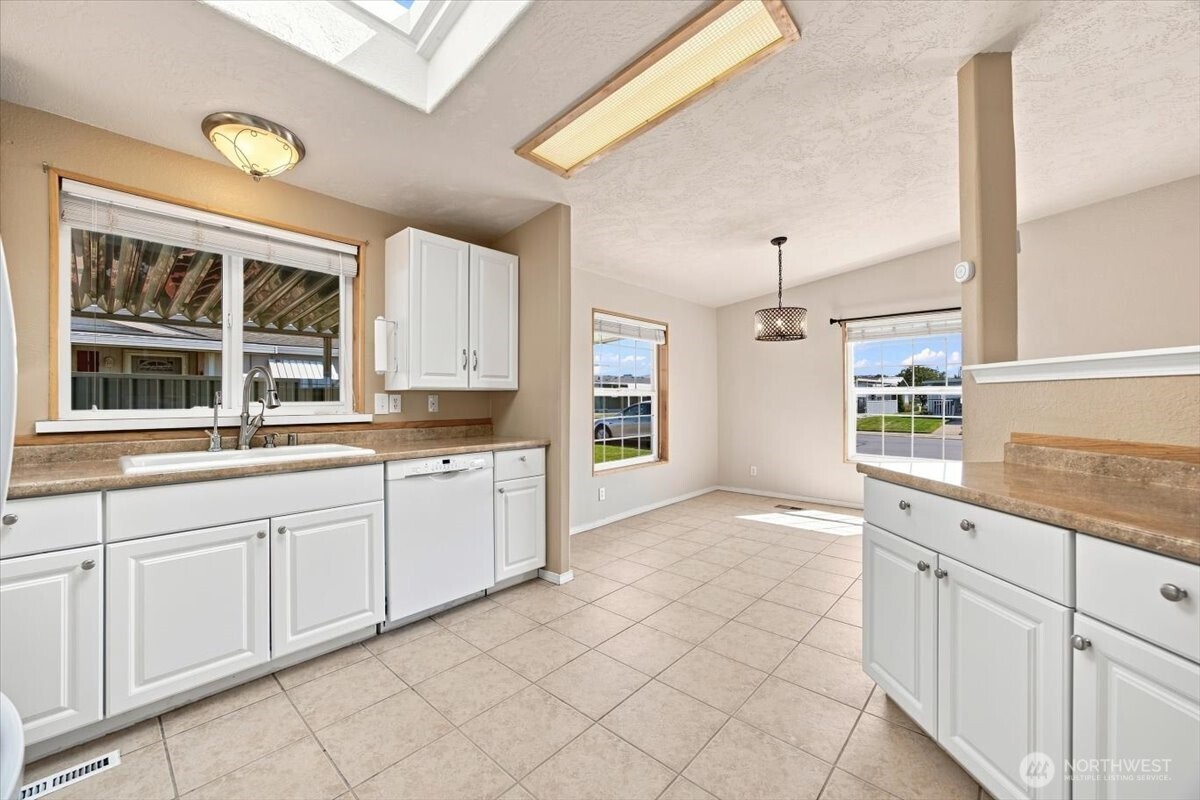 312 S Columbia Center Blvd 106 Property Photo 6