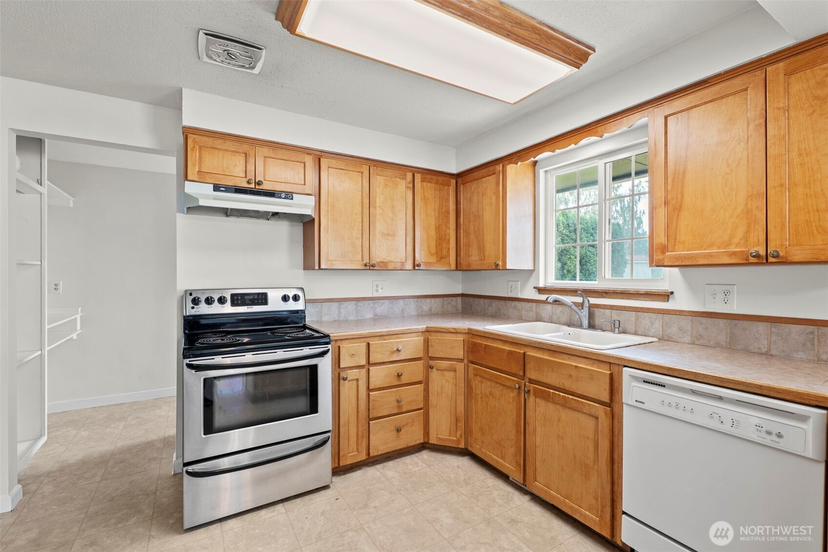 70 Sherry Avenue Property Photo 8