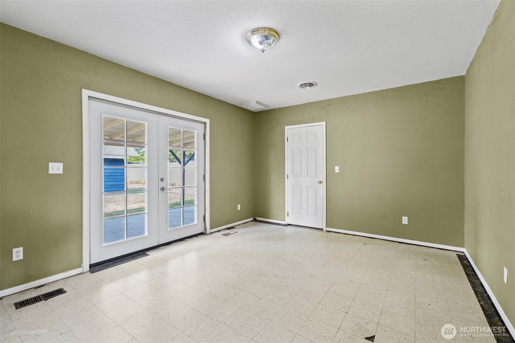 70 Sherry Avenue Property Photo 17