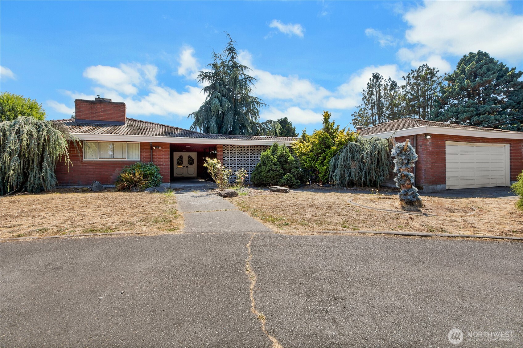 2222 176th Street Property Photo 4