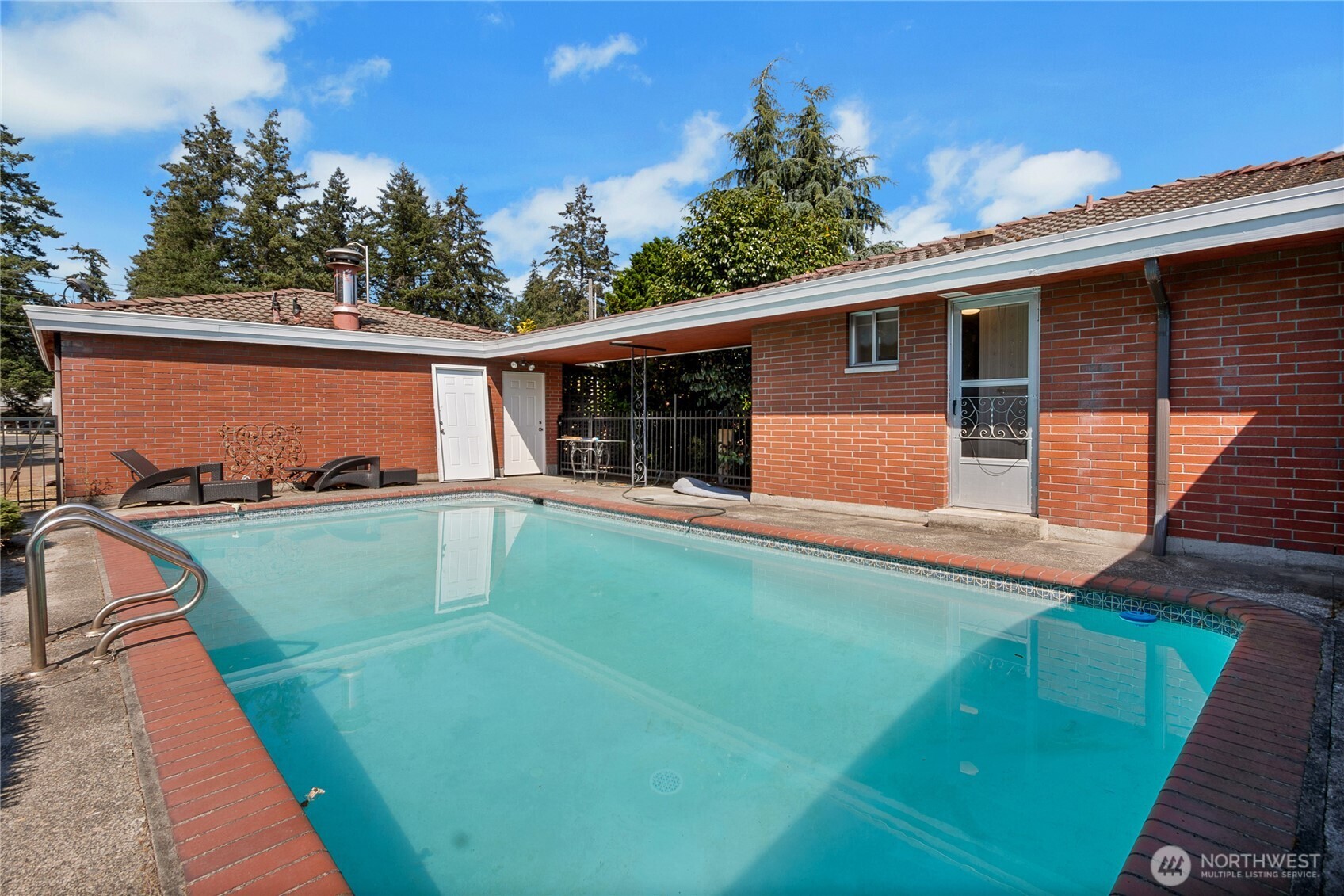 2222 176th Street Property Photo 33