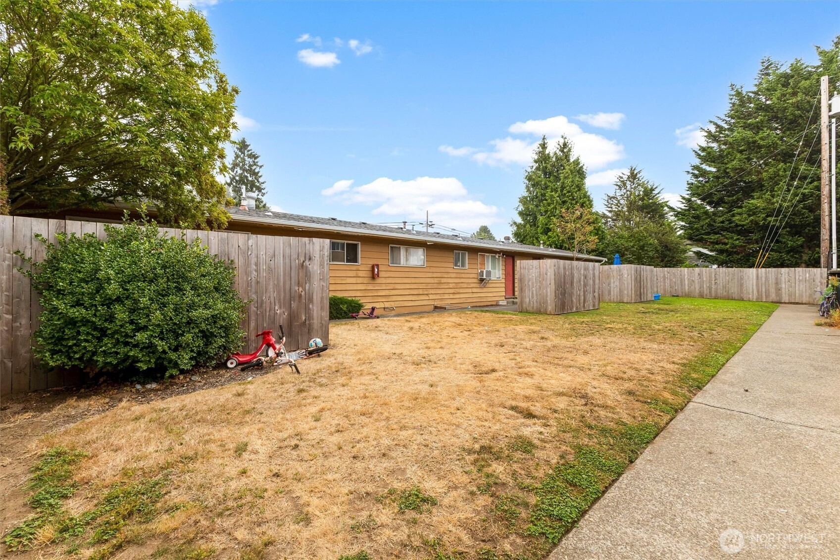 1955 Eaton Avenue Property Photo 8