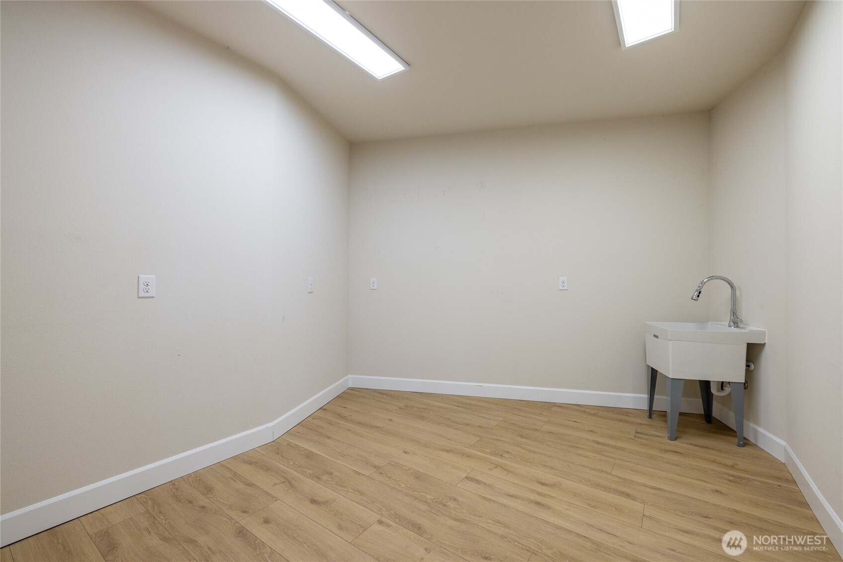 429 Cessna Court Property Photo 31