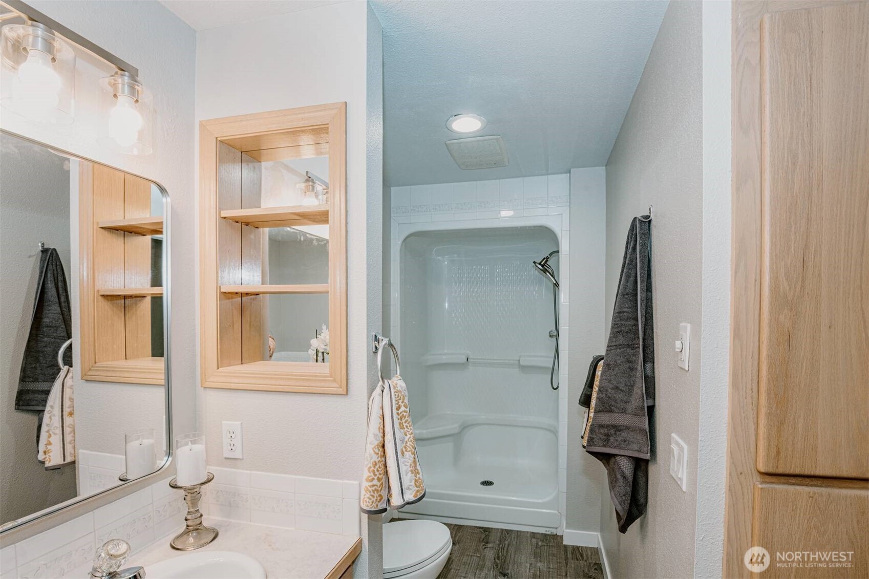 1052 E Robinhood Drive Property Photo 23