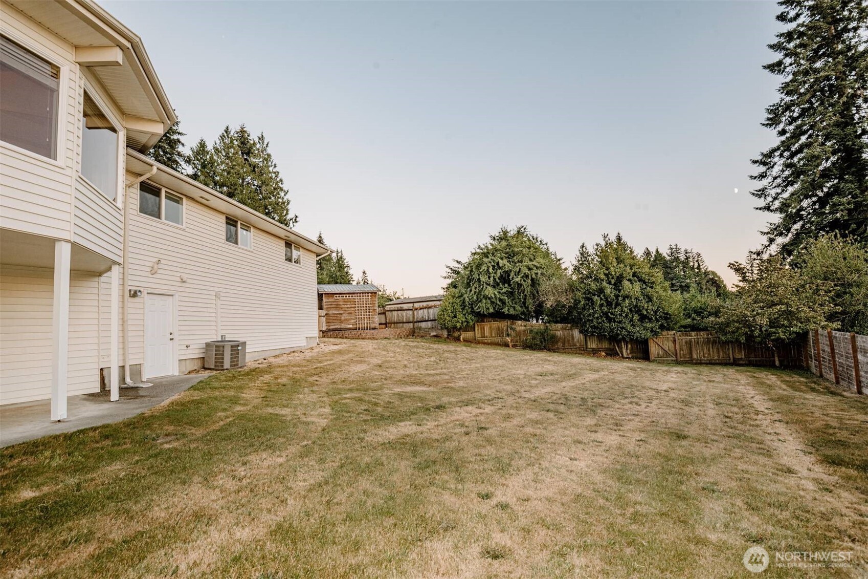 1052 E Robinhood Drive Property Photo 36