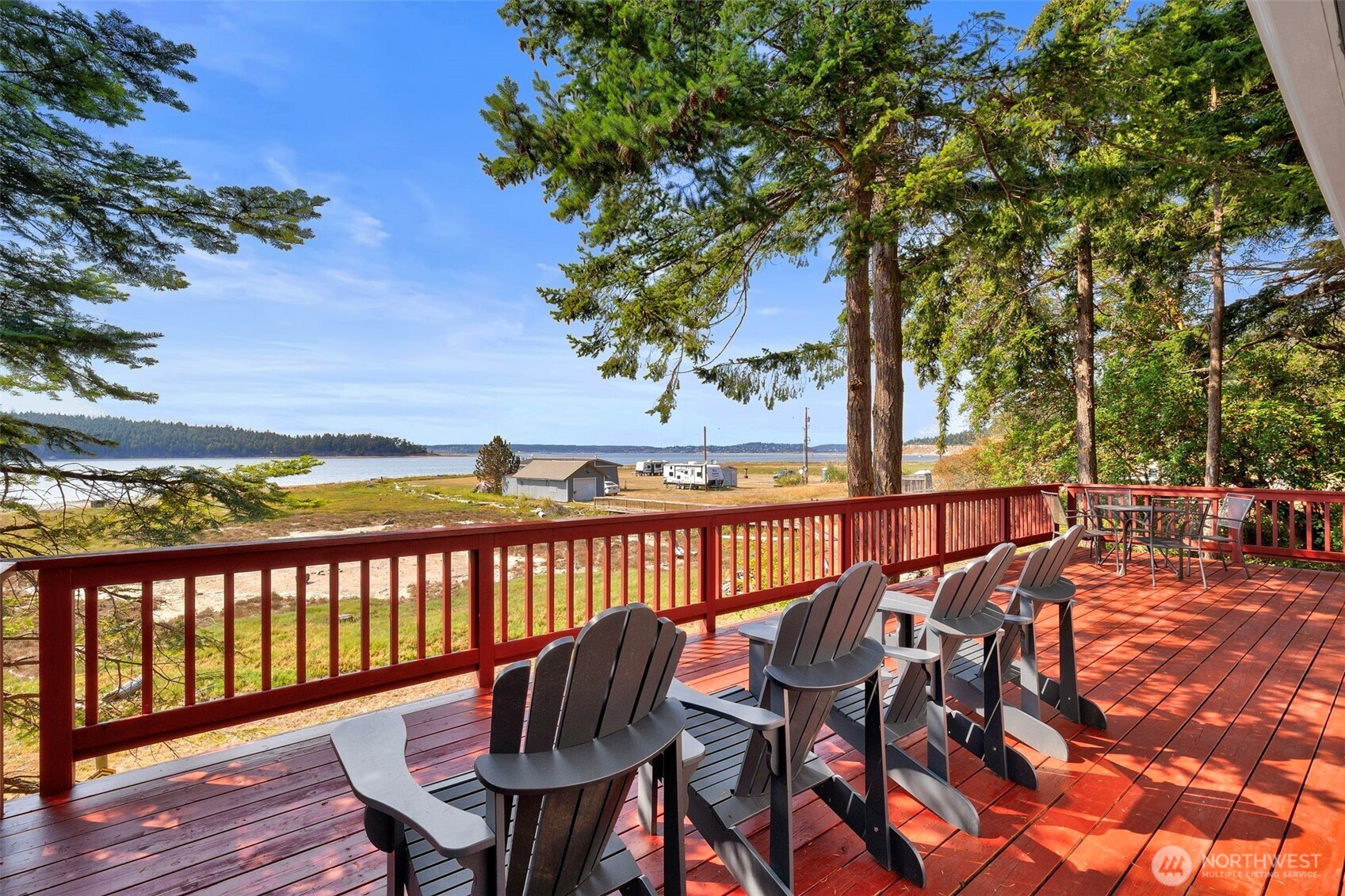 564 Mumby Road Property Photo 2