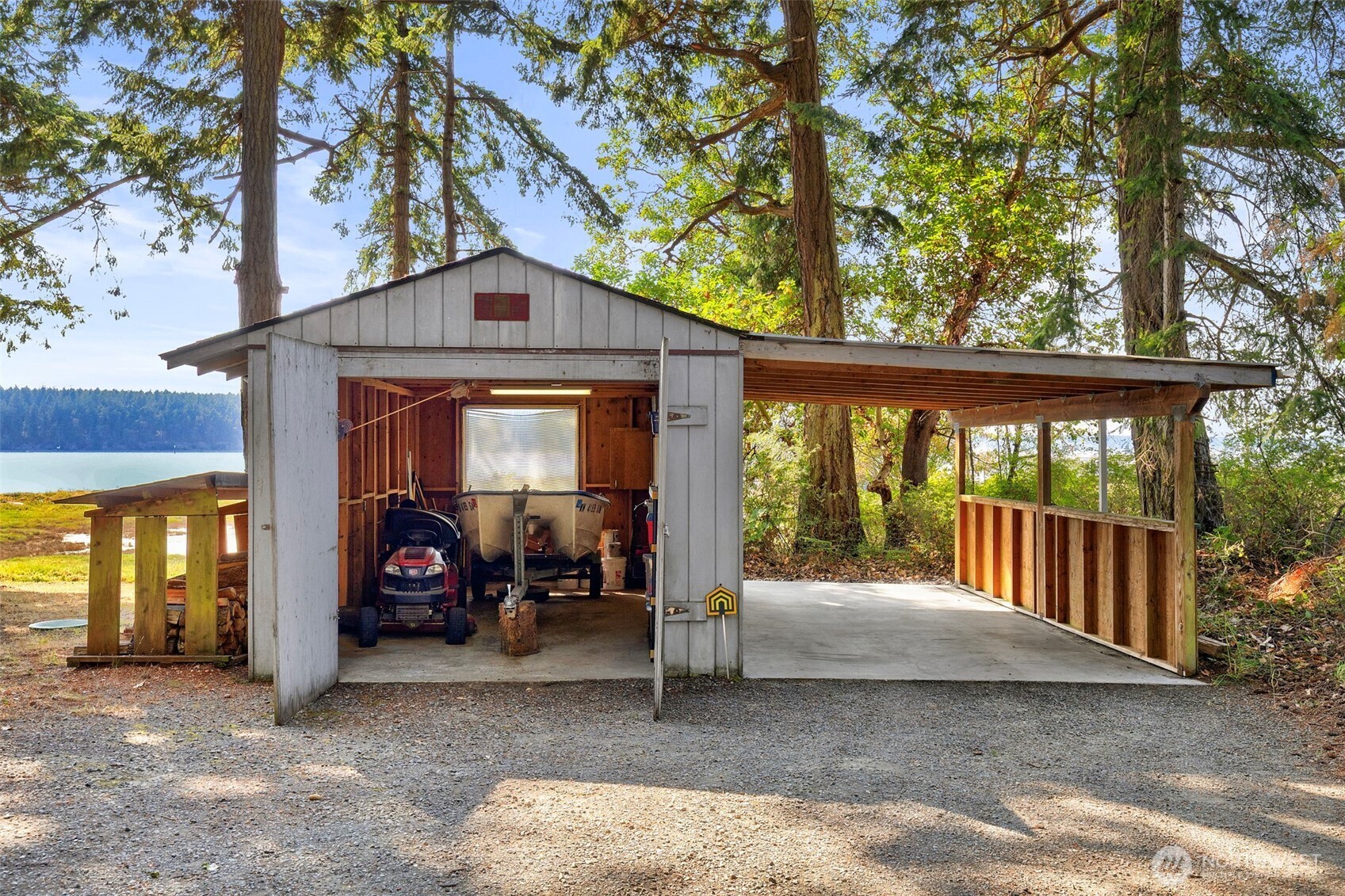 564 Mumby Road Property Photo 33