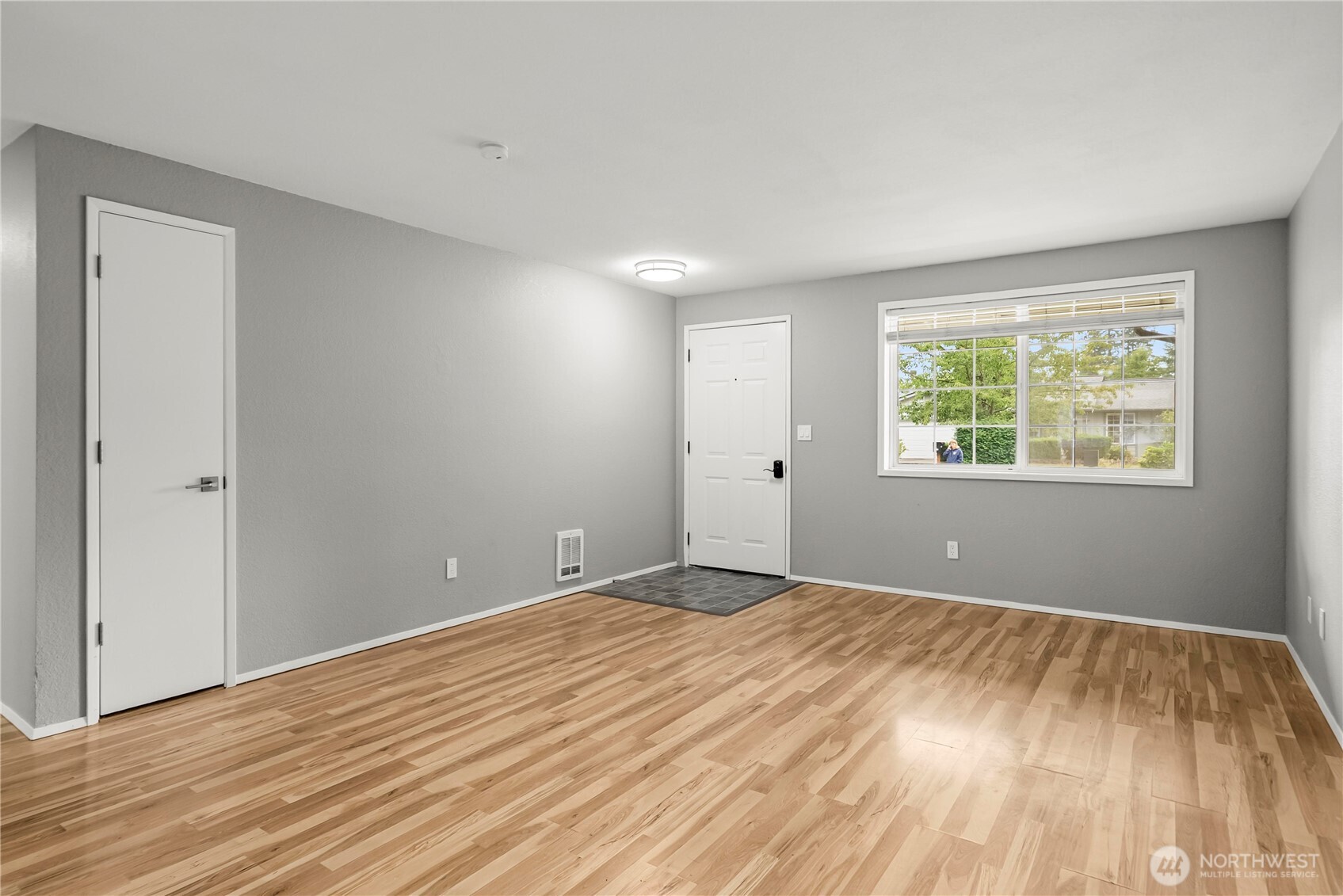 17110 11th Avenue Ct Property Photo 4