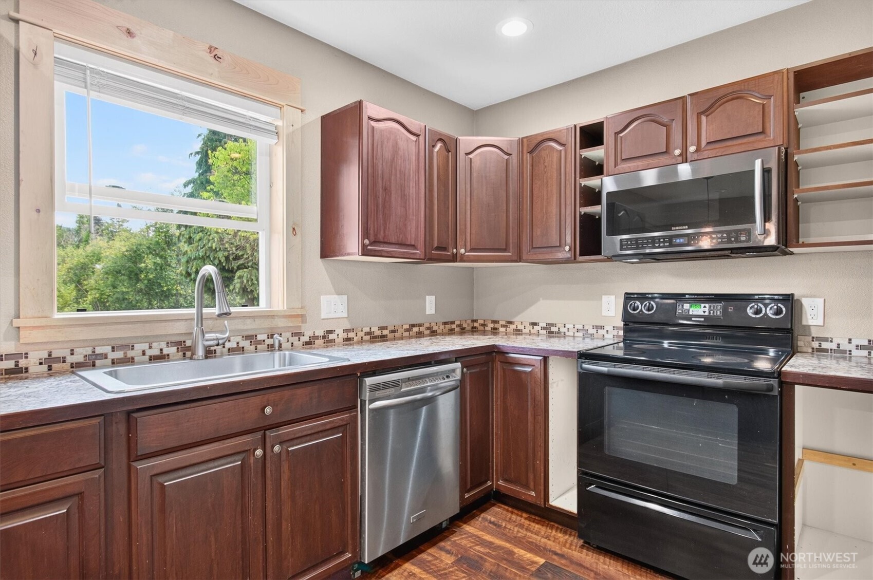 320 Roake Avenue Property Photo 16