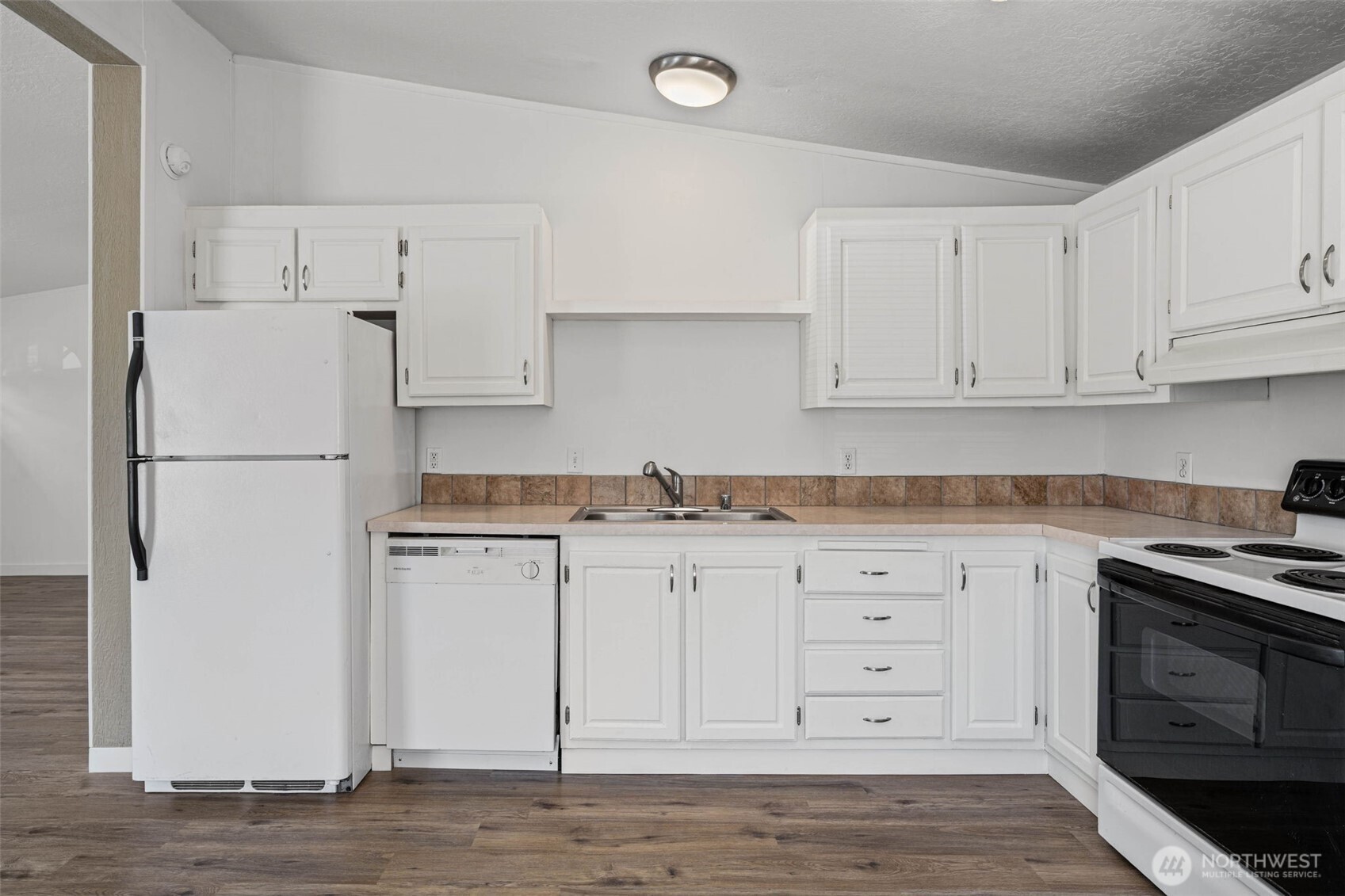 11607 Golden Given Road Property Photo 9