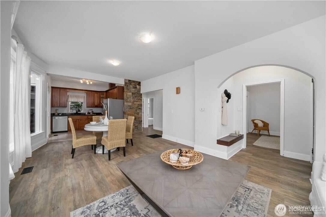 1305 Ne 55th Street Property Photo 6