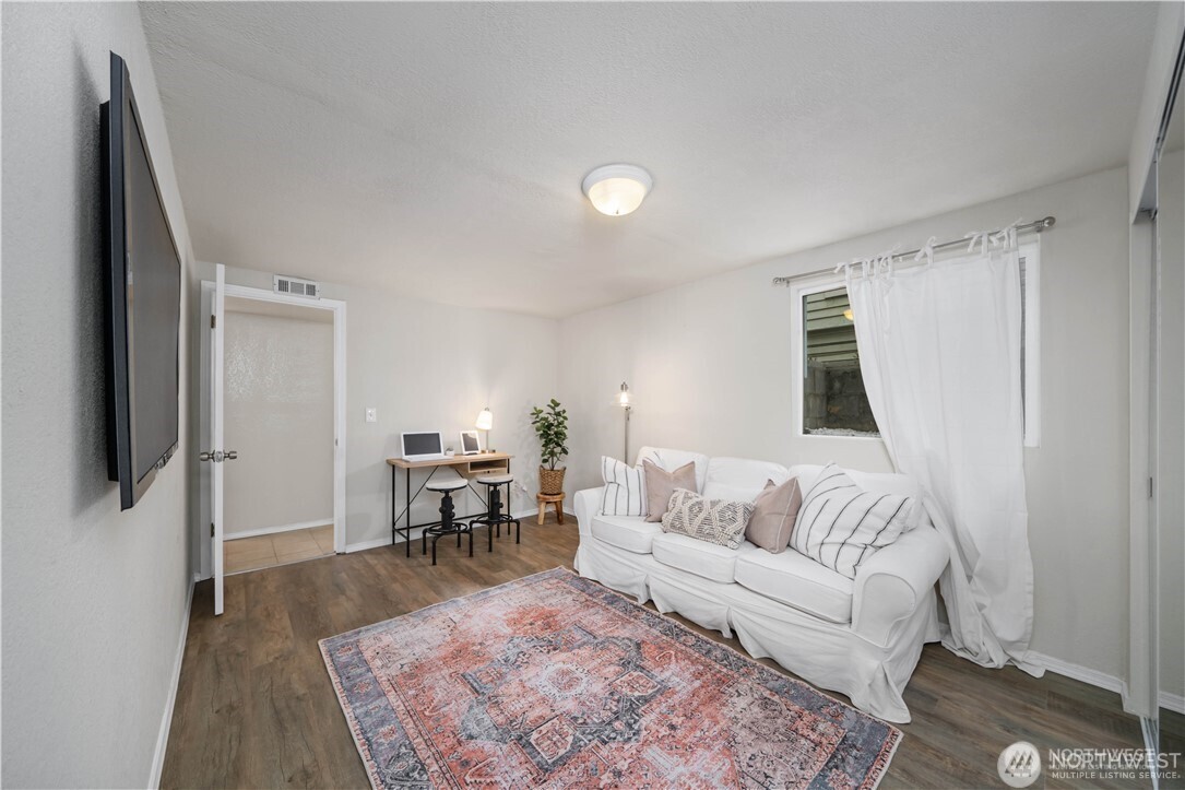 1305 Ne 55th Street Property Photo 17