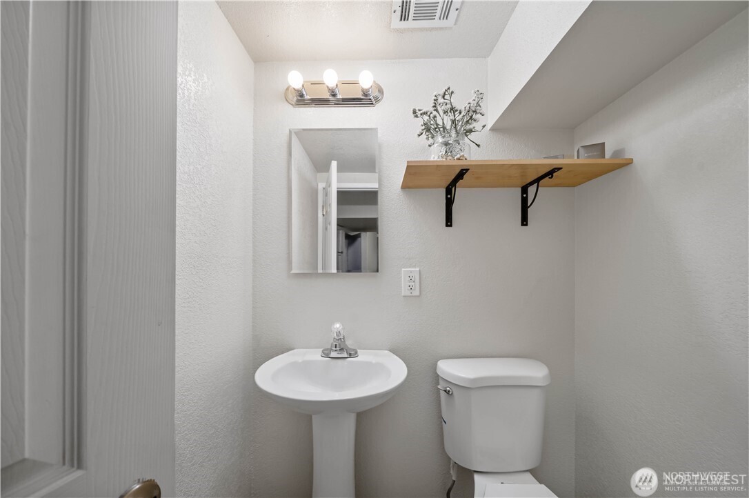 1305 Ne 55th Street Property Photo 20
