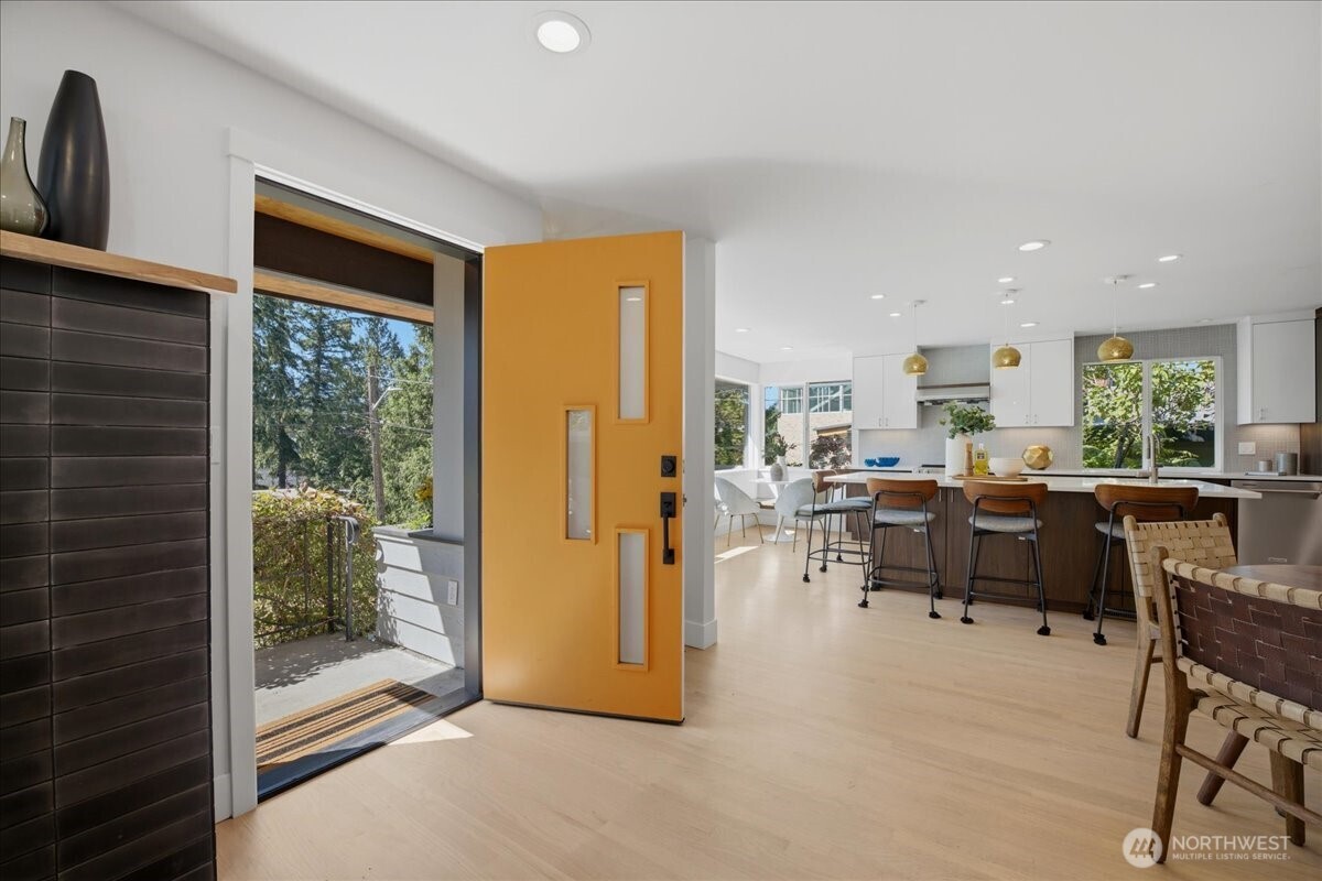 10705 41st Place Property Photo 3