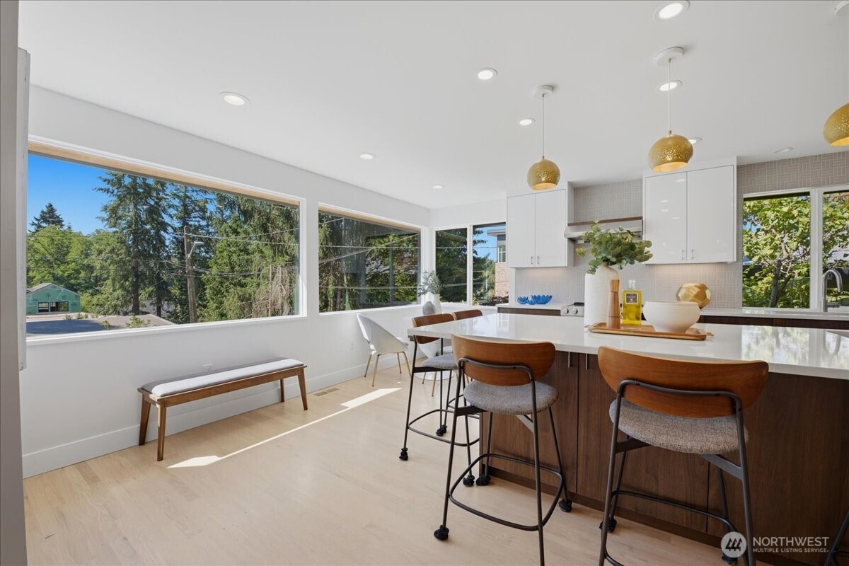 10705 41st Place Property Photo 7