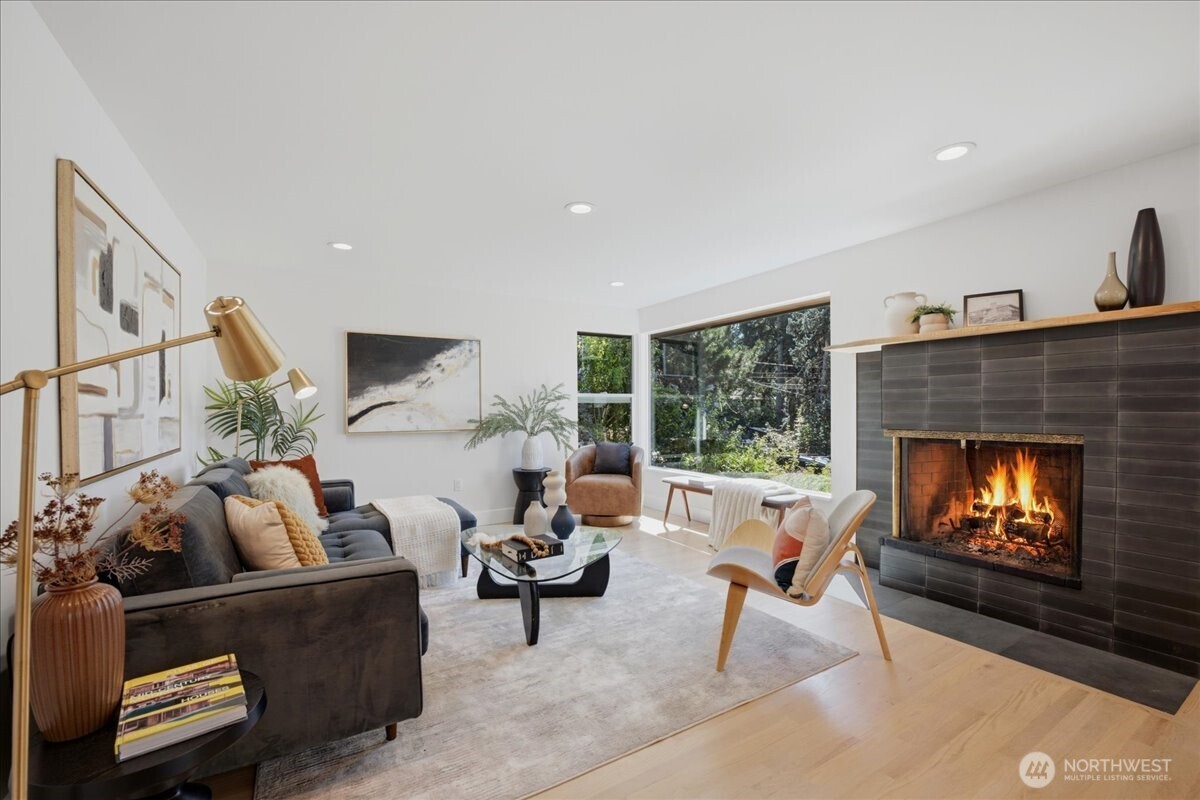 10705 41st Place Property Photo 11