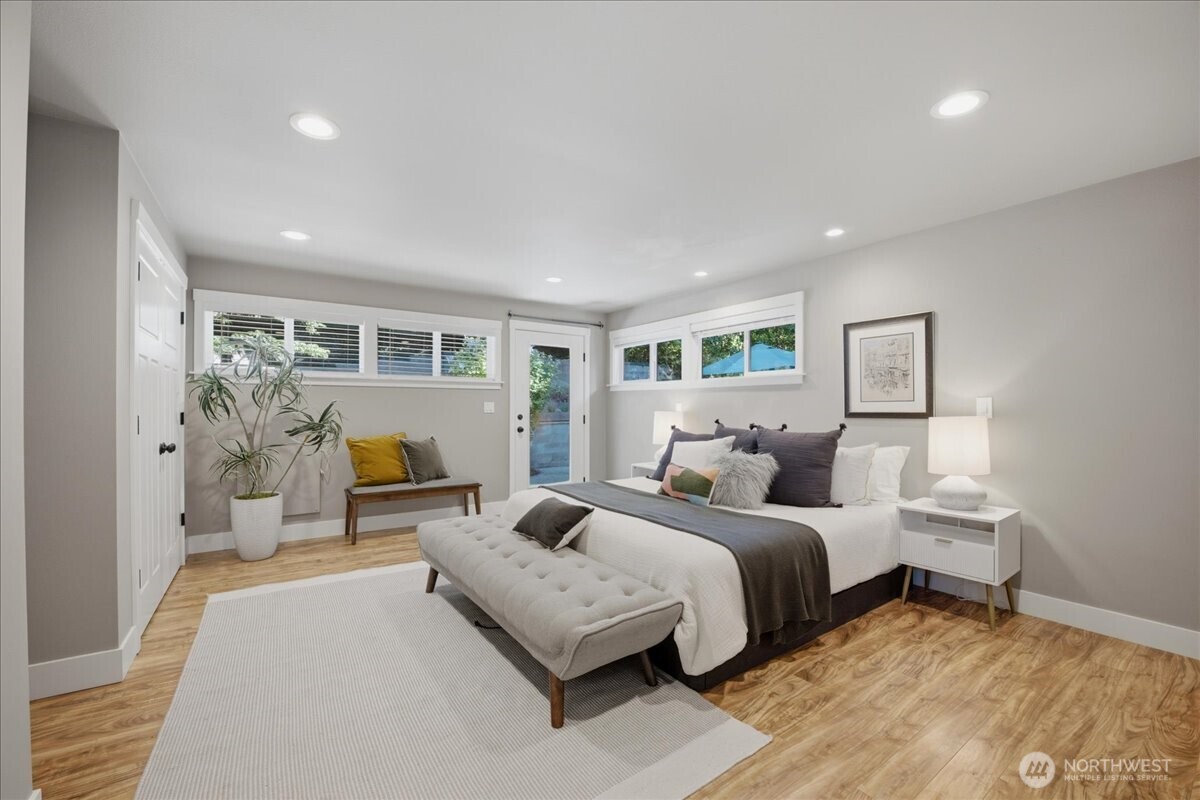 10705 41st Place Property Photo 13