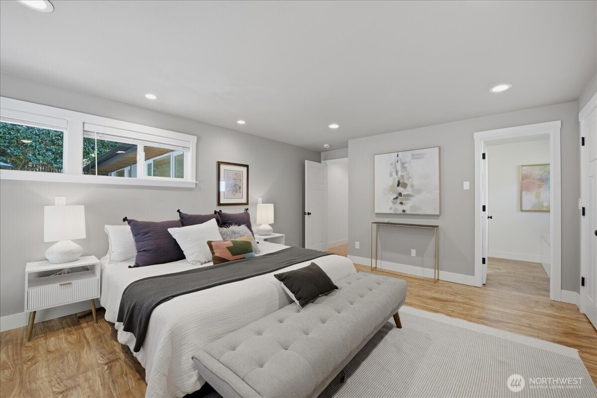 10705 41st Place Property Photo 14