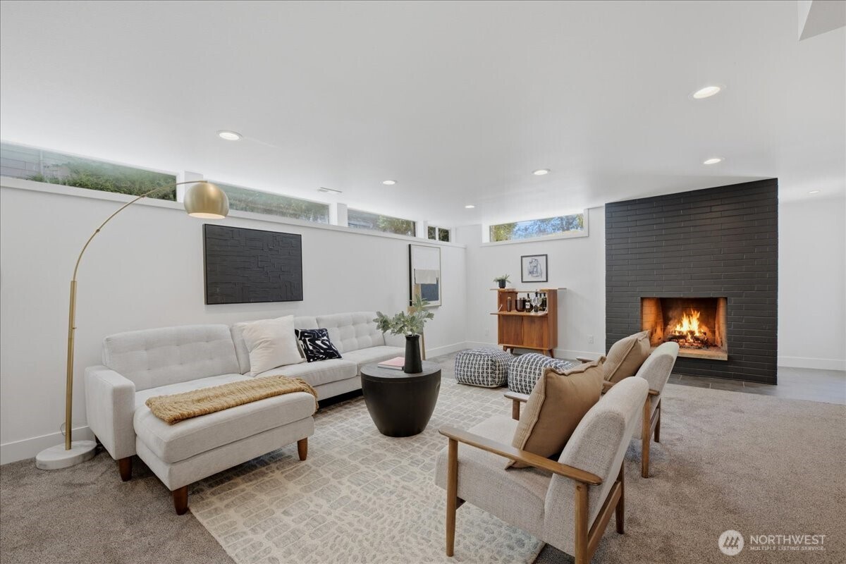 10705 41st Place Property Photo 25