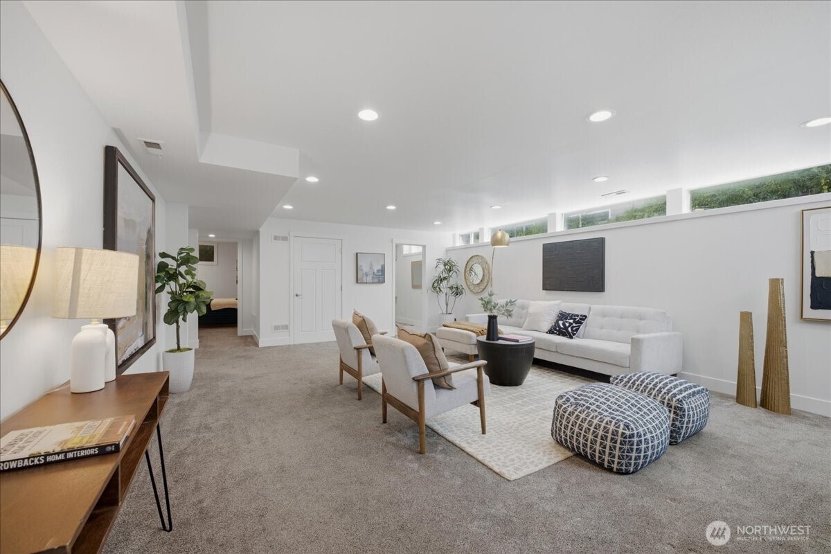 10705 41st Place Property Photo 26