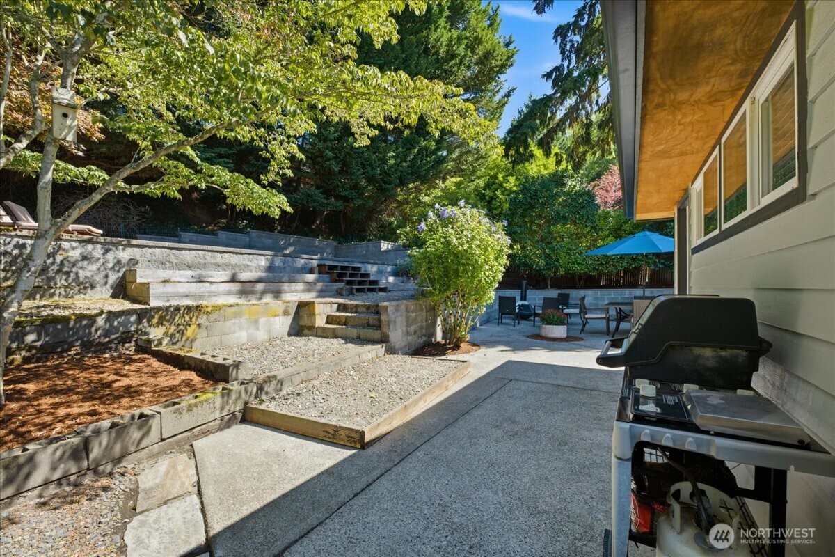 10705 41st Place Property Photo 32