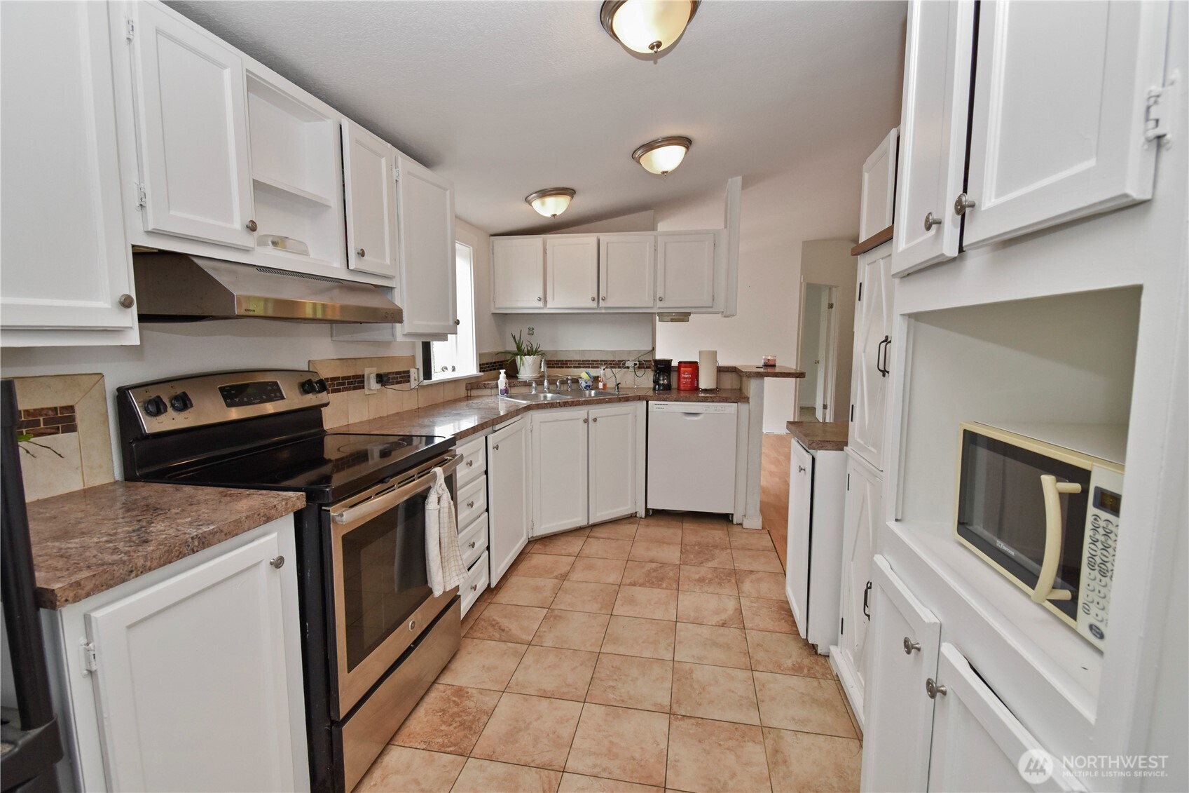 18268 Colony Road Property Photo 27