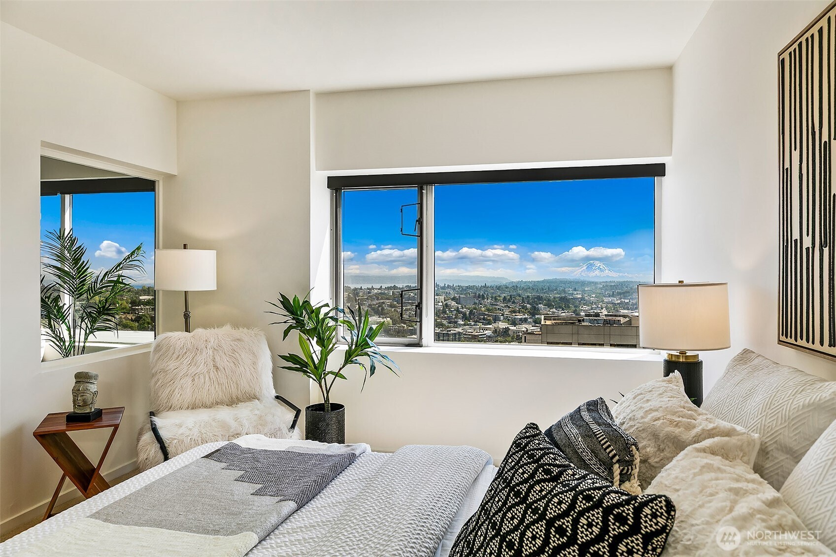 1301 Spring Street 24h Property Photo 16