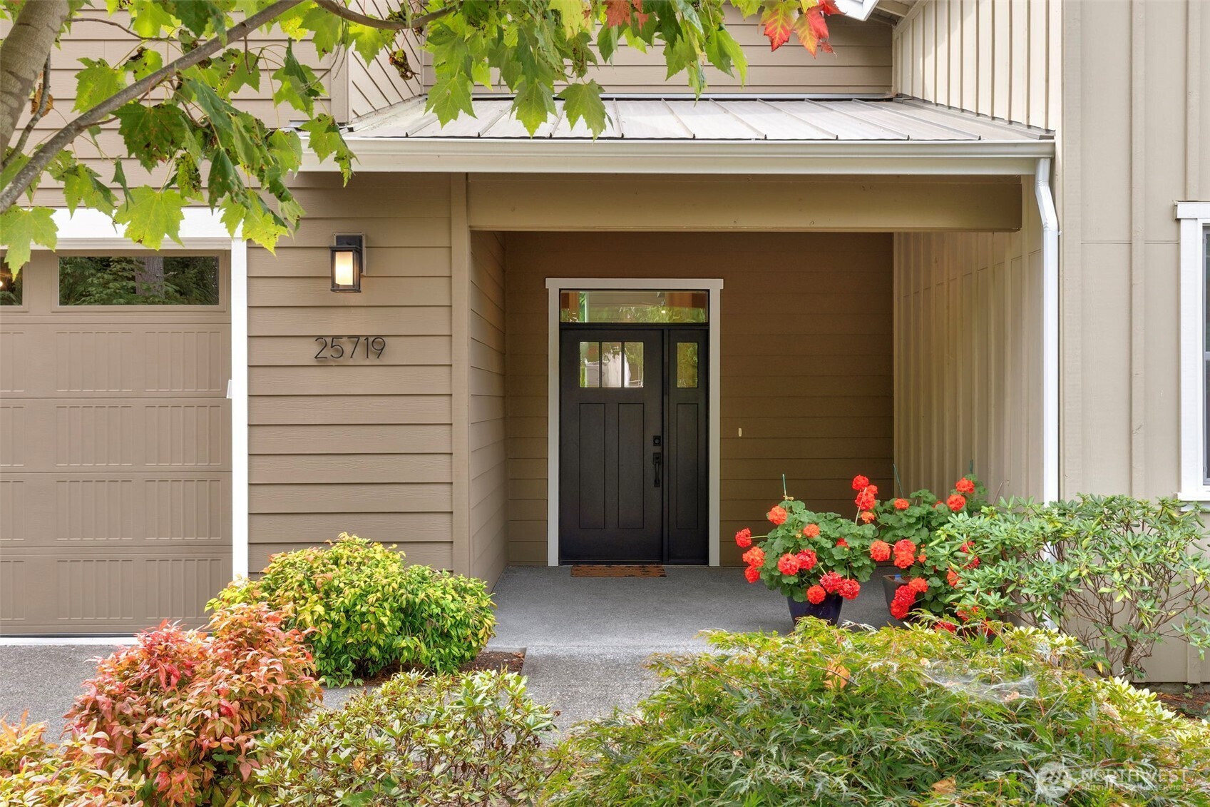 25719 Seabrook Place Property Photo 6