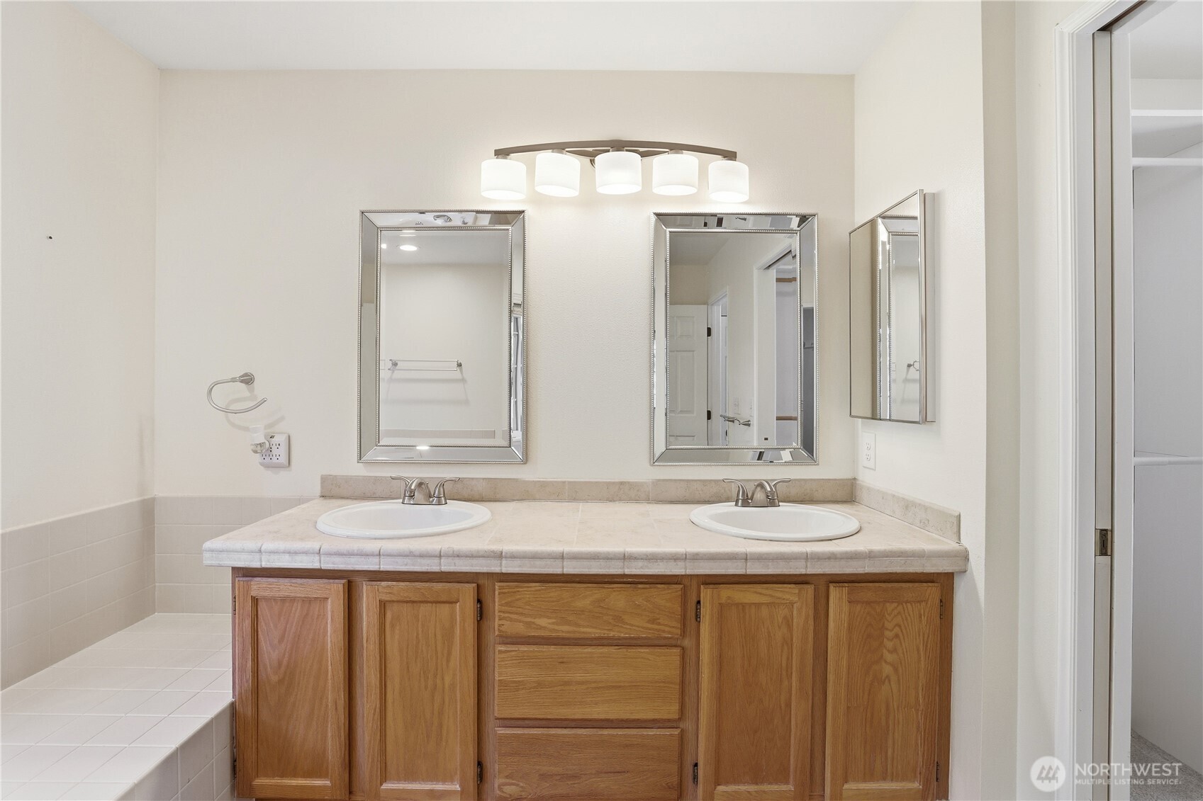 4642 Se Parsons Green Court Property Photo 16